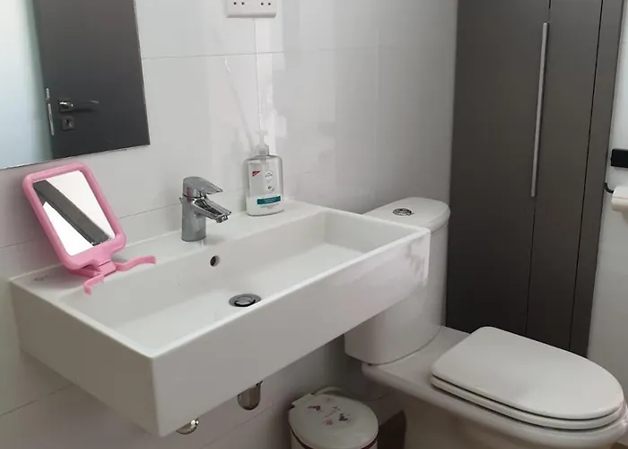 In The Centre Of The * Aya Napa